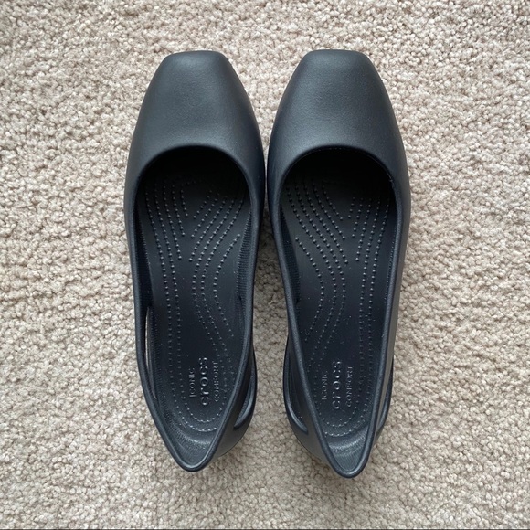 crocs sloane flat